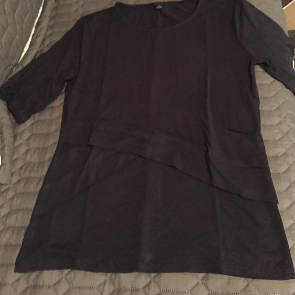 Navy 3/4 sleeve top
